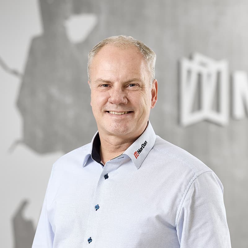 BRIAN BENNETZEN